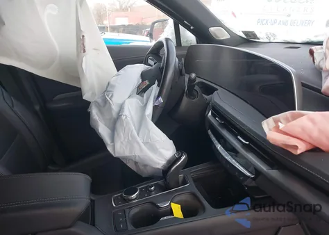 2024 Cadillac Xt4 Awd Premium Luxury z USA, uszkodzony, nr VIN 1GYFZDR49RF100387